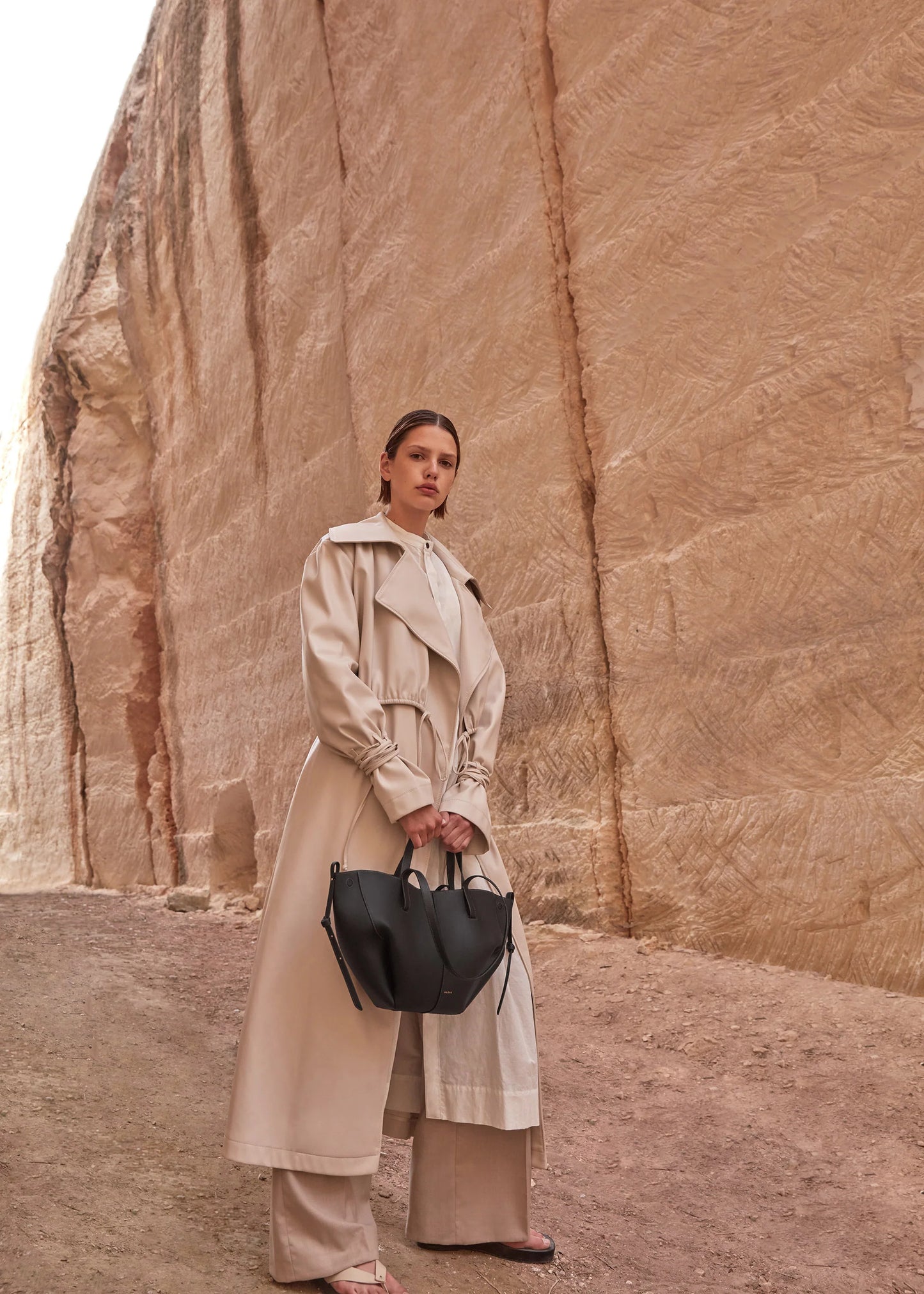 Cyme Mini Textured Black