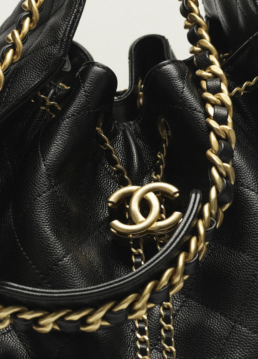 Chanel 25 Medium Handbag Grained Calfskin in Black